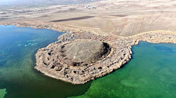 Hafik Lake in the Hafik district of Sivas, Pılır Mound