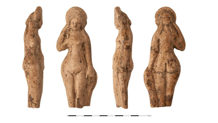 A statuette of Anadyomene Venus, depicted as the goddess emerges from the ocean