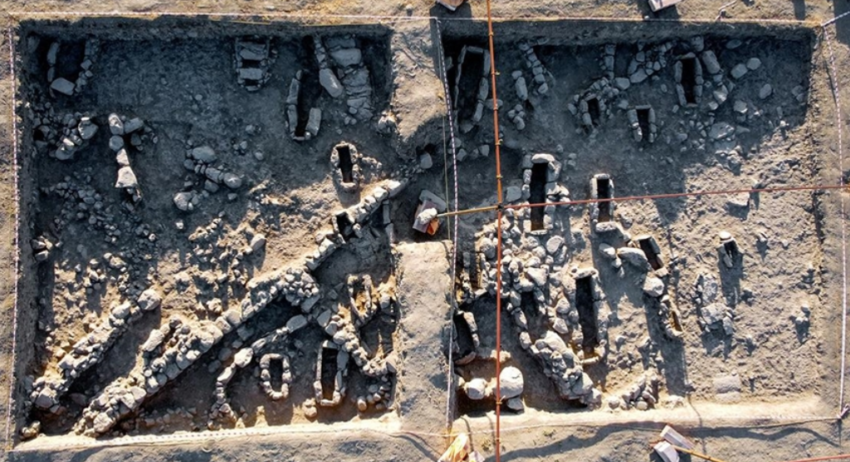 Remains of an Iron Age weaving workshop found in Konya, Türkiye