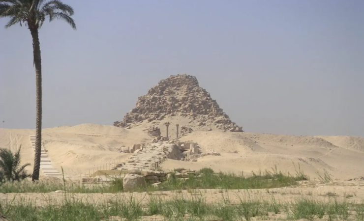 ancient egyptian Sahura pyramid.